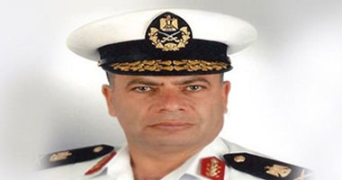 قائد القوات البحرية يتفقد عملية الاستفتاء بالإسكندرية