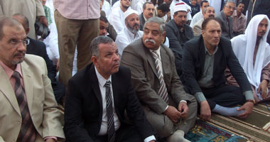 إداريو الأوقاف بالمنيا يحتجون لعدم صرف الحد الأدنى للأجور