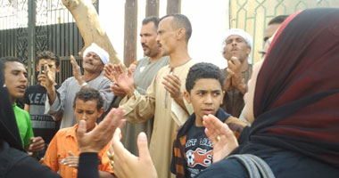 وقفة احتجاجية لبعض أهالى بيلا بسبب نقص رغيف الخبز