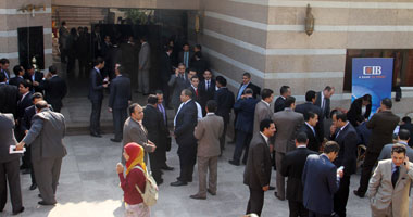 نائب رئيس مجلس الدولة لـ"عمرو موسى": "تأدب فأنت فى حضرة القضاة"