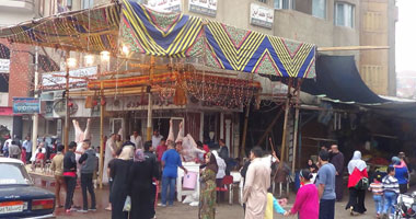 بالصور.. إقبال على محال الجزارة وشوادر الخِراف بالغربية