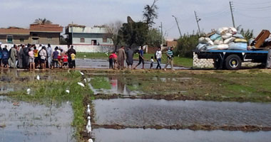 نقل 3 أطفال فى حالة خطيرة بسبب مياه الصرف لمستشفى الصف بالجيزة 