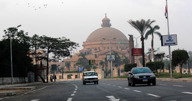 جامعة القاهرة تبدأ صرف وجبات الطعام لطلاب المدن الجامعية