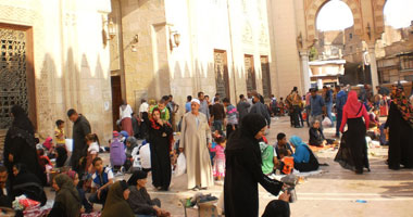 "السيد البدوى" مسجد وضريح طول السنة.. وفى العيد يتحول إلى كرنفال شعبى