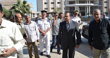 بالصور.. محافظ الإسماعيلية يتفقد مستشفى التل المركزى