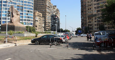 انتظام حركة المرور بميدان النهضة