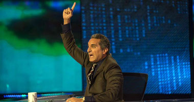 تواصل ردود الأفعال على منع برنامج باسم يوسف..آسف يا ريس:عبيد الأراجوز هم من يصفون القرار بالدكتاتورية..وكمل جميلك تطالب بإسقاط الجنسية عنه..ومظهر شاهين يشيد بالقناة..وتمرد": قوى الإرهاب هى المستفيد 