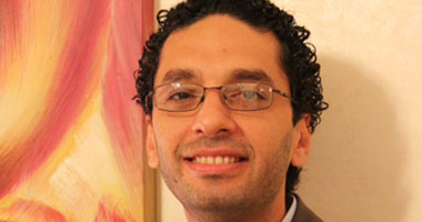 استشارى طب أسنان : يقدم أحدث طرق تبييض الأسنان