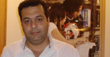 مدرب الشرطة يطالب "قمر" بغلق ملف الرحيل"مؤقتا"