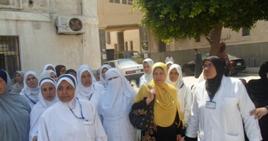 تظاهر ممرضات مستشفى إيتاى البارود احتجاجا على اعتداء الأمن على زميلة لهم