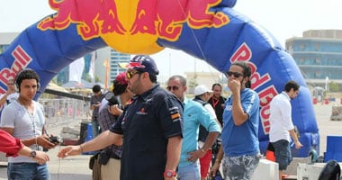 دوس بنزين يعرض اليوم حلقة عن بطولات (Redbull car park drift)
