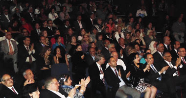 رموز من الجالية المصرية فى النمسا يحررون توكيلات لـ"السيسى"