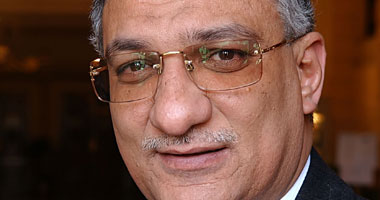 إخطار"بدر"بحصول"معلمى الإدارات"على 75% بدلات