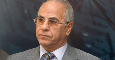أحمد أنيس يعود من باريس مساء اليوم مع محلب