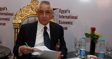 ممثل الشباب فى مؤتمر "مصر ما بعد الثورة" يقترح إسقاط جرائم المال العام 