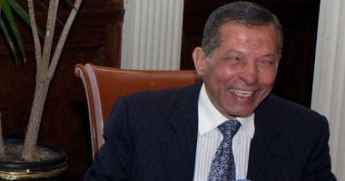منع تخزين اللحوم بالشوادر فى السويس