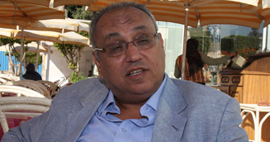 د. عبد المقصود : تجار الأدوية يحاربون الصيادلة 