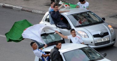 مشجع جزائرى لليوم السابع: سنستقبلكم بـالسيوف
