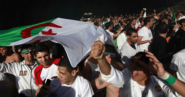 الجارديان تكشف أسباب دموية الجماهير الجزائرية