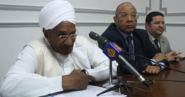 الصادق المهدى يتوقع عودة الحرب للسودان