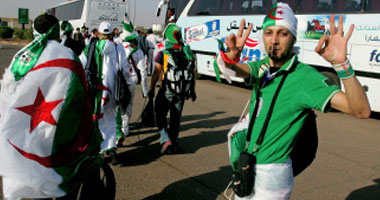532 مشجعا جزائريا غادروا القاهرة إلى الخرطوم