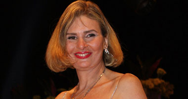 حلم الطب يراود يسرا فى الطفولة وتعوضه فى الدراما