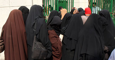 القضاء يؤكد حق أستاذة الجامعة المنتقبة فى العمل