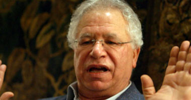 مريد البرغوثى لـ"نجم": ستظل تزعجهم من هناك