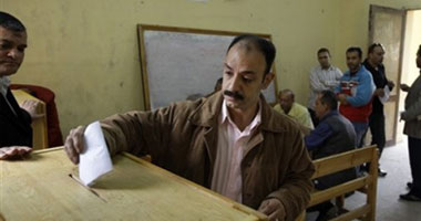 مشادات بين أنصار مرسى وصباحى بفارسكور