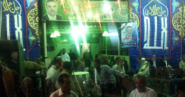 مرشح "الوطنى" بـ"إمبابة" يحتفل بفوزه بـ"الشيشة"