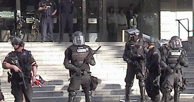 مسلح يحتجر سيدة وزوجها 8 ساعات ويلقى حتفه على يد الشرطة الأمريكية