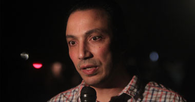 طارق لطفى يتلقى عزاء والده بالمنصورة