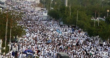 حجاج مخالفون: سماسرة باعوا لنا التصاريح بـ 3500 ريال