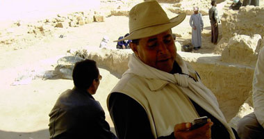 وزير الآثار ينعى وفاة عطية رضوان