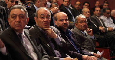 "الوفد" و"التجمع" و"الديمقراطى الاجتماعى" يوافقون على "وثيقة السلمى للدستور"