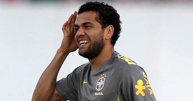 الإصابة تبعد ألفيس عن برشلونة 3 أسابيع
