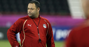 صلاح والننى يقربان ضياء السيد من قيادة منتخب 2002