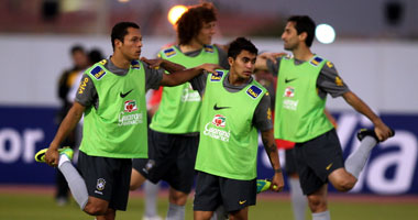 دافى لويس: المباراة فرصة لشباب البرازيل لإثبات الذات