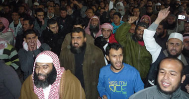 أعضاء الإخوان ينظمون مسيرة بوسط مدينة العريش