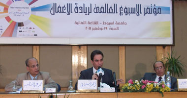 "المسلمانى" فى أسيوط يطالب "العيسوى" بالاستقالة