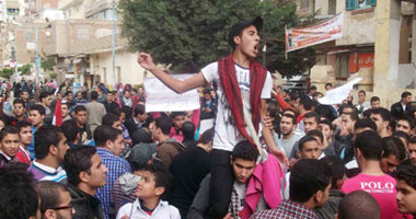 طلاب المنصورة يتظاهرون ضد المجلس العسكرى 