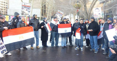 مسيرة للمصريين فى باريس تضامناً مع مواصلة الثورة 