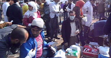 المركز  المصرى  للحق  فى  الدواء  :   الداخلية  ضربت  المتظاهرين  بأنواع من  الغازات  المحرمة  دوليا.. منها  (V  X)  المصنف  كأخطر  5  غازات  فى  العالم.. و(CS) المسبب  للفشل  الرئوى  وسرطان  القولون