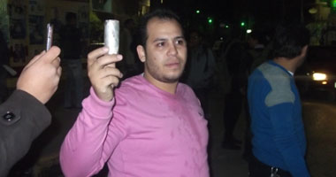 إغماءات بين المتظاهرين بأسيوط بسبب القنابل المسيلة للدموع