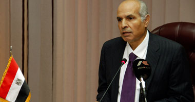 عيسى : منع استيراد المعدات المغذية للصناعات التى يوجد لها بديل محلى    