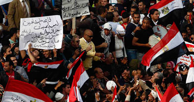 "رسالة مصالحة" من مؤيدى العسكرى بالعباسية للجيش والداخلية 