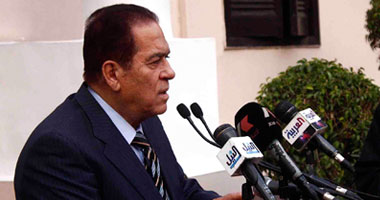 "اتحاد العمال الحر" تؤيد المجلس العسكرى فى اختياره للجنزورى