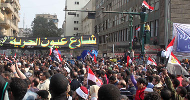 مصرفى: خفض التصنيف الائتمانى يضعف قيمة الجنيه 