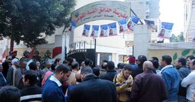 ضعف إقبال أهالى السيدة زينب مع حلول السابعة مساءً