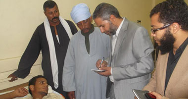 بالصور.. قيادات حزب النور بالفيوم يزورون مصابى القطارين